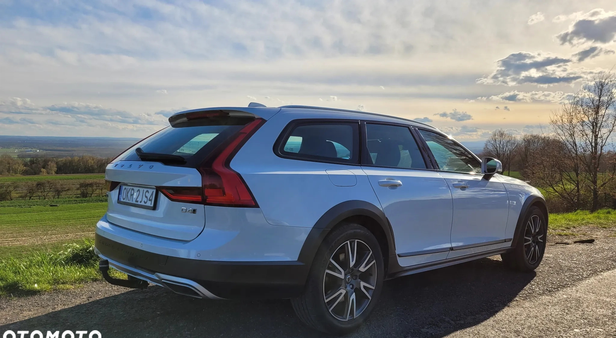 Volvo V90 Cross Country cena 129900 przebieg: 182000, rok produkcji 2020 z Zdzieszowice małe 704